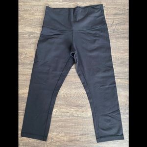Lululemon high rise  Wunder Under legging